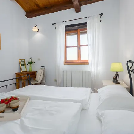 Casa Orah Vošteni