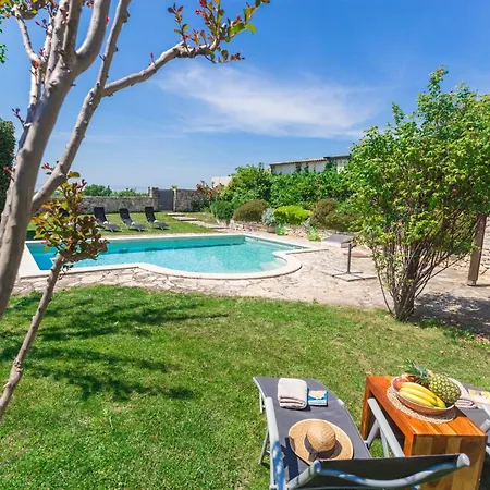 Casa Orah Mit Pool Und Panoramameerblick Holiday home Vosteni